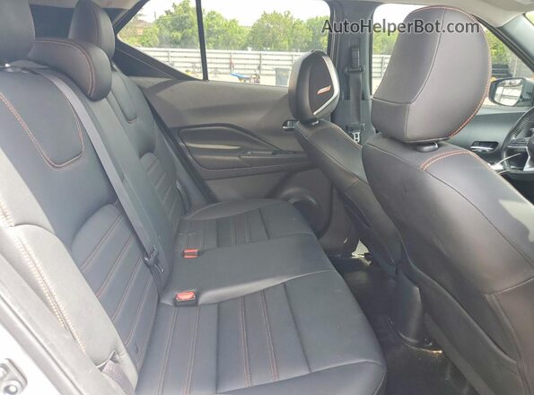 3N1CP5CU7KL527871 2019 NISSAN KICKS Серебряный Вид задних сидений
