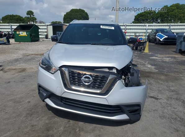 3N1CP5CU7KL527871 2019 NISSAN KICKS Серебряный Вид спереди