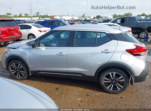 3N1CP5CU7KL568064 2019 NISSAN KICKS Silver 360 interior view
