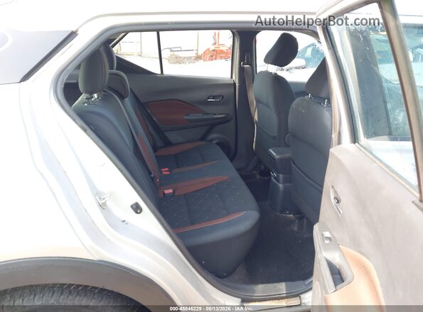 3N1CP5CU7KL568064 2019 NISSAN KICKS Silver VIN sticker view