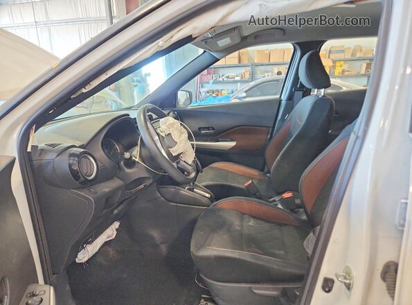 3N1CP5CU8JL502637 2018 NISSAN KICKS White წინა სალონის ხედი