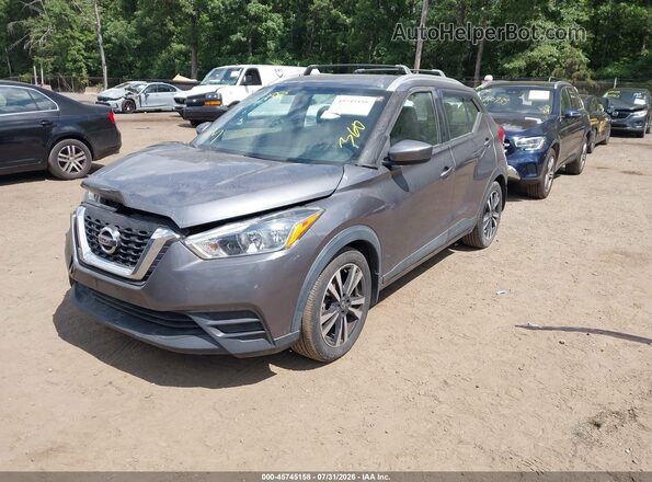 3N1CP5CU8JL522757 2018 NISSAN KICKS Серый Передняя левая четверть