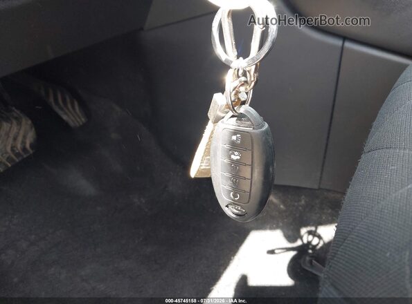 3N1CP5CU8JL522757 2018 NISSAN KICKS Серый Вид панели приборов