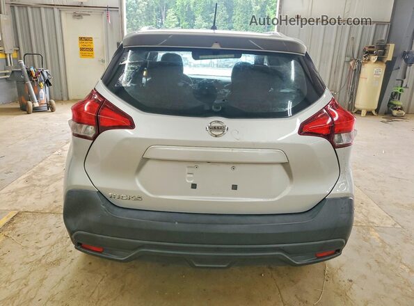 3N1CP5CU8KL560202 2019 NISSAN KICKS Silver Вид ззаду