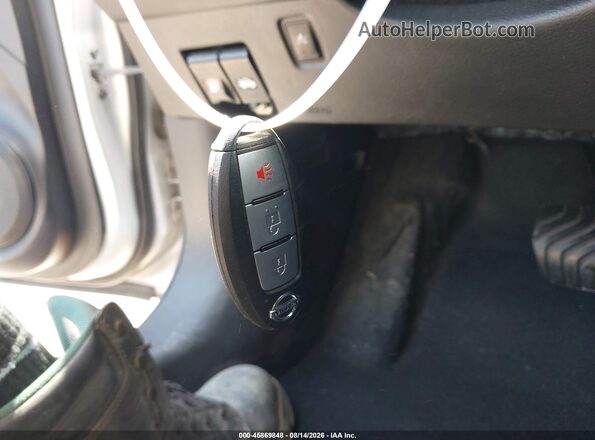 3N1CP5CUXJL507970 2018 NISSAN KICKS Silver Vista del salpicadero