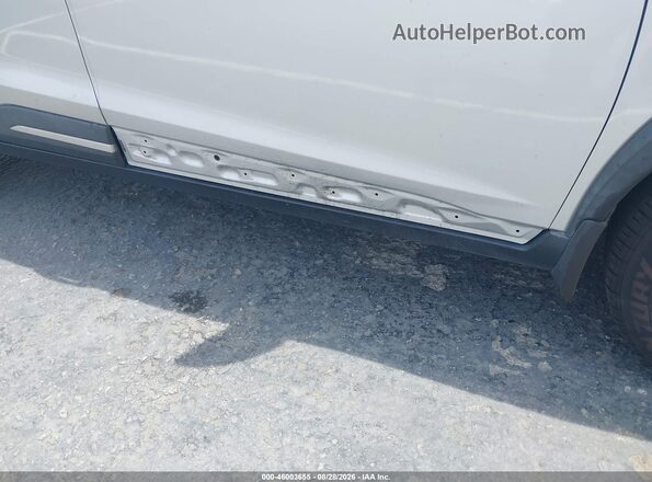 3N1CP5CUXJL521948 2018 NISSAN KICKS Silver Widok z przodu