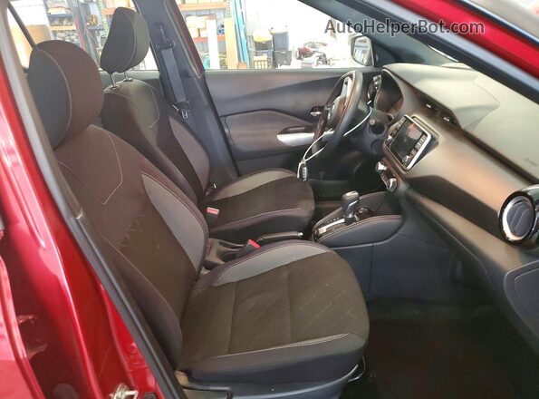 3N1CP5CUXJL543013 2018 NISSAN KICKS Темно-бордовый Вид салона спереди