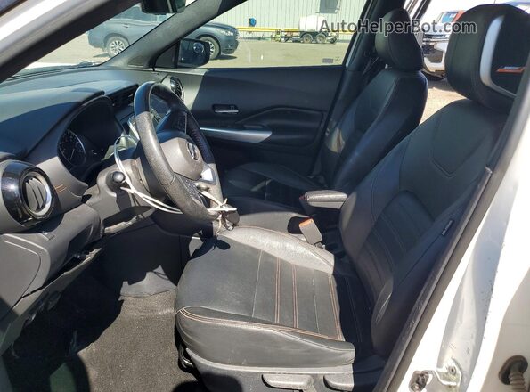 3N1CP5CUXKL565904 2019 NISSAN KICKS White Вид салону спереду