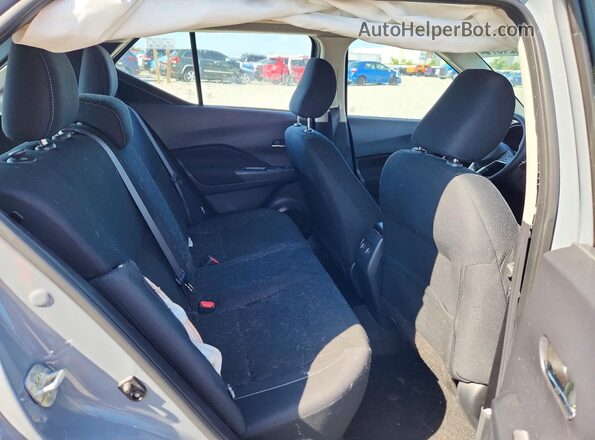 3N1CP5CV0RL488933 2024 NISSAN KICKS Gray Widok wnętrza z tyłu
