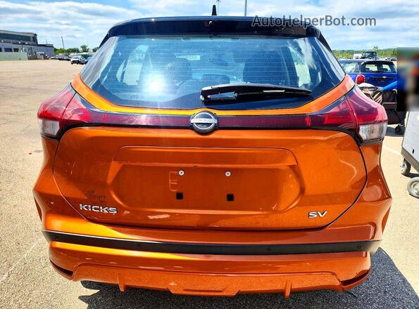 3N1CP5CV1PL504800 2023 NISSAN KICKS Оранжевый Вид сзади