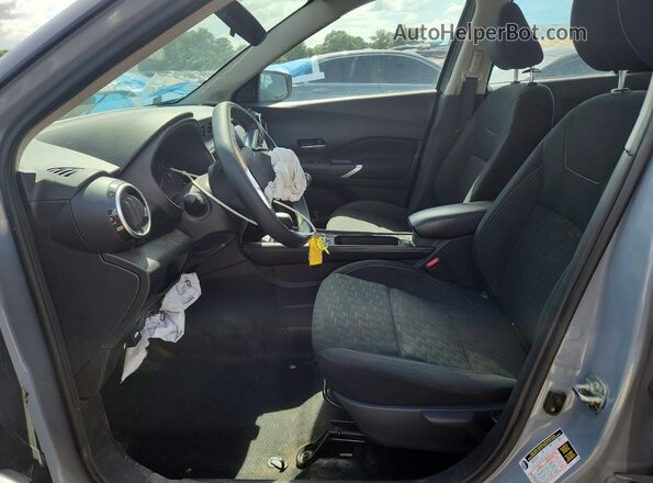 3N1CP5CV1RL544975 2024 NISSAN KICKS Gray Widok wnętrza z przodu