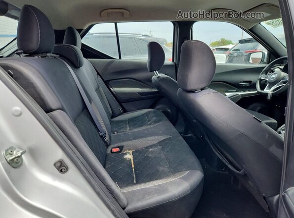 3N1CP5CV2LL517730 2020 NISSAN KICKS Серебряный Вид задних сидений