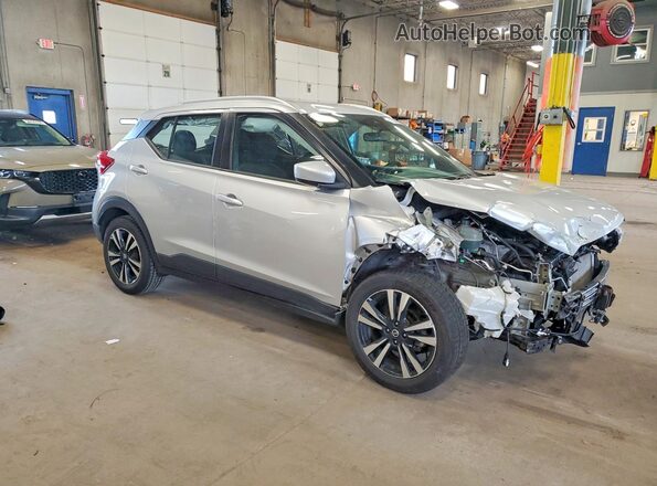 3N1CP5CV2LL526654 2020 NISSAN KICKS Silver Delantero derecho