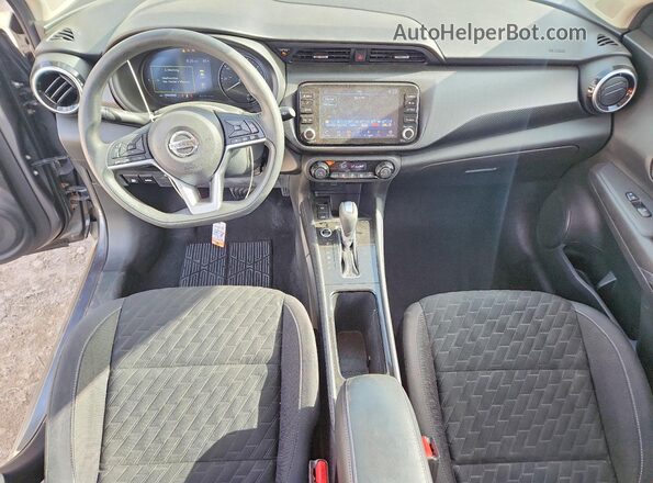 3N1CP5CV2ML522590 2021 NISSAN KICKS Gray Вид панелі приладів