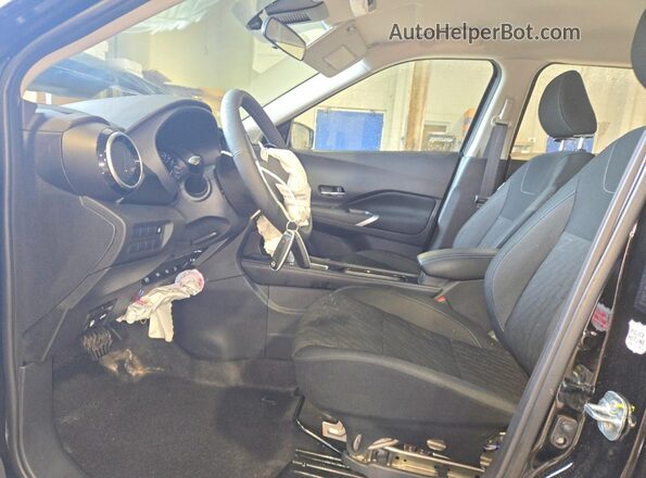3N1CP5CV2SL508198 2025 NISSAN KICKS Black Front interior view