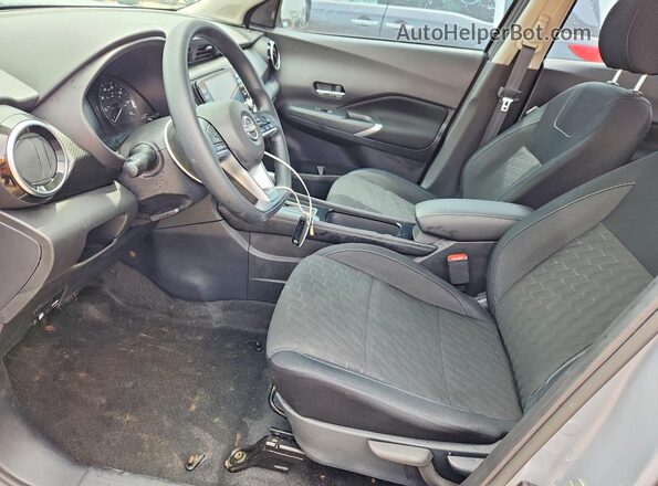 3N1CP5CV3RL470975 2024 NISSAN KICKS Silver Widok wnętrza z przodu