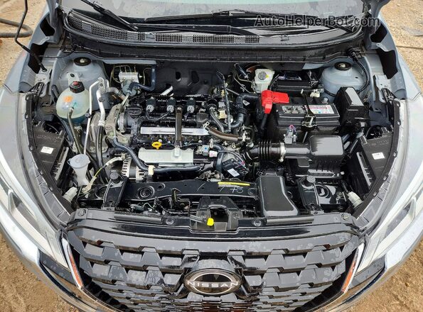 3N1CP5CV3RL470975 2024 NISSAN KICKS Silver Widok wnętrza z tyłu