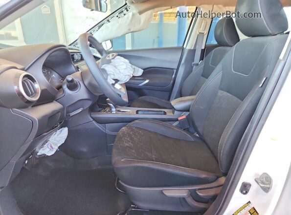 3N1CP5CV3RL483256 2024 NISSAN KICKS White წინა სალონის ხედი
