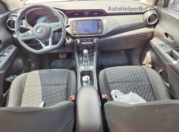 3N1CP5CV4ML490404 2021 NISSAN KICKS Gray Dashboard view