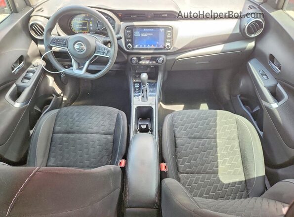 3N1CP5CV4ML538533 2021 NISSAN KICKS Red Vista del salpicadero