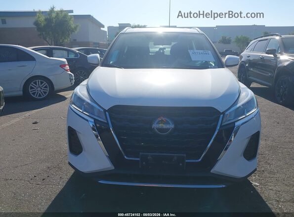 3N1CP5CV4PL512728 2023 NISSAN KICKS White Widok wnętrza z tyłu