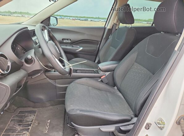 3N1CP5CV4PL563727 2023 NISSAN KICKS White Вид салону спереду
