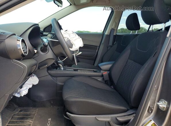 3N1CP5CV5RL574562 2024 NISSAN KICKS Gray Vista interior delantera