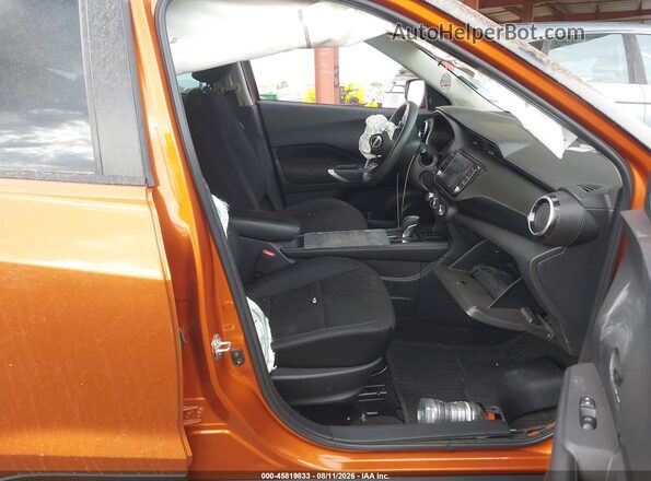 3N1CP5CV6PL550915 2023 NISSAN KICKS Orange Front interior view