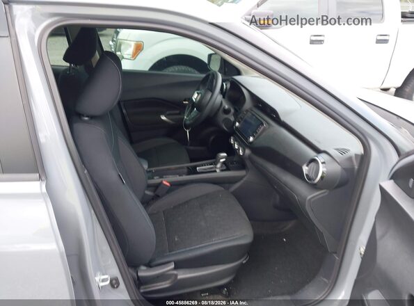 3N1CP5CV6RL484918 2024 NISSAN KICKS Серый Вид салона спереди