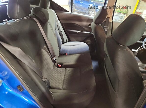 3N1CP5CV7RL504030 2024 NISSAN KICKS Blue Rear interior view