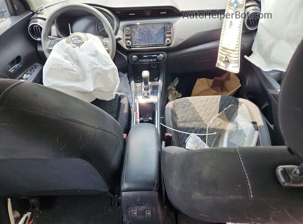 3N1CP5CV8ML512355 2021 NISSAN KICKS Gray Widok deski rozdzielczej
