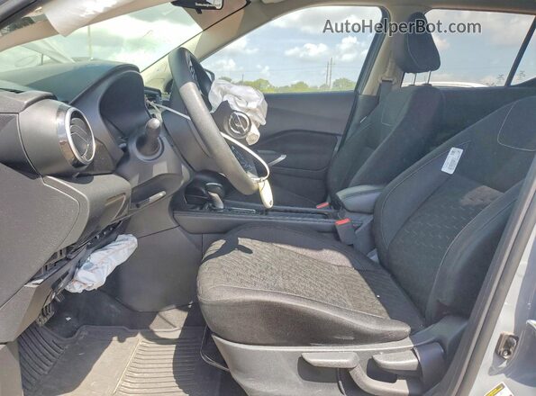 3N1CP5CV9ML542500 2021 NISSAN KICKS Серебряный Вид салона спереди