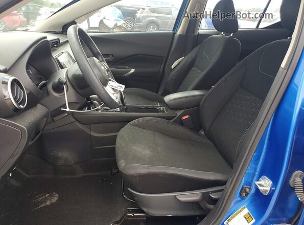 3N1CP5CV9PL549810 2023 NISSAN KICKS Blue Вид салону спереду