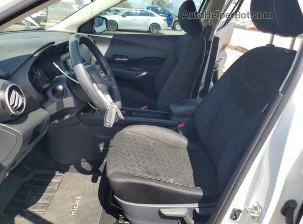 3N1CP5CV9PL572813 2023 NISSAN KICKS White Widok wnętrza z przodu