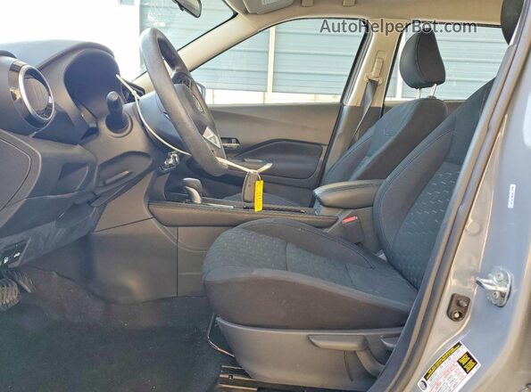 3N1CP5CVXPL527671 2023 NISSAN KICKS Gray Vista interior delantera