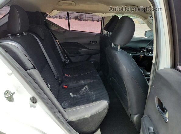3N1CP5CVXRL493797 2024 NISSAN KICKS White Widok wnętrza z tyłu