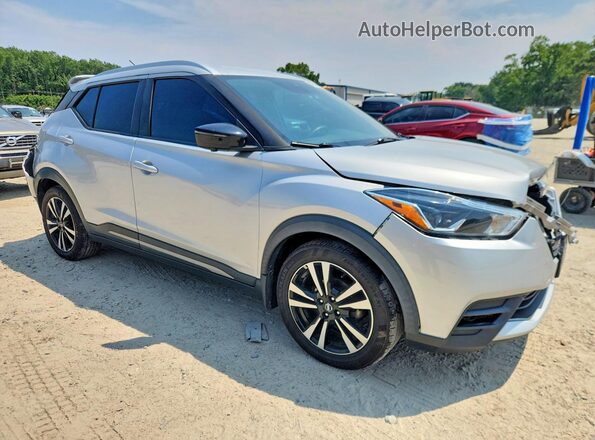 3N1CP5DV0LL542429 2020 NISSAN KICKS Серебряный Передняя правая четверть