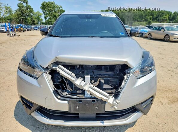 3N1CP5DV0LL542429 2020 NISSAN KICKS Серебряный Вид спереди