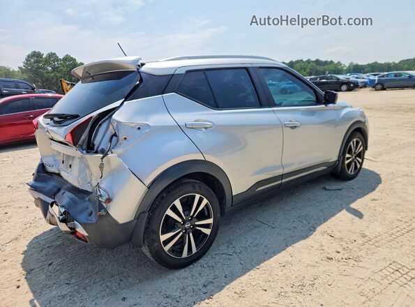 3N1CP5DV0LL542429 2020 NISSAN KICKS Серебряный Задняя правая четверть