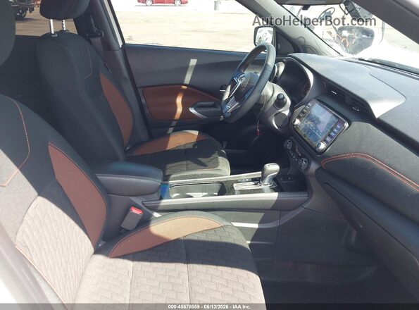 3N1CP5DV0PL552884 2023 NISSAN KICKS White Вид салону спереду