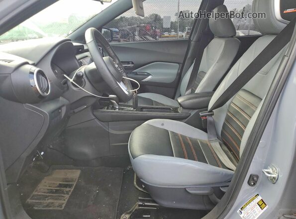 3N1CP5DV0RL543590 2024 NISSAN KICKS Gray Вид салону спереду