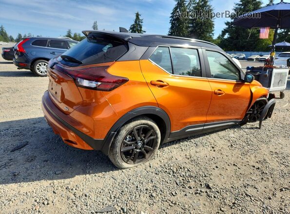 3N1CP5DV1PL498253 2023 NISSAN KICKS Оранжевый Задняя правая четверть