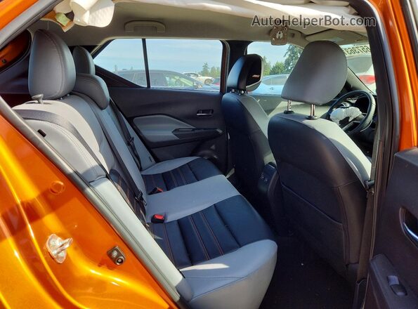 3N1CP5DV1PL498253 2023 NISSAN KICKS Оранжевый Вид задней части салона