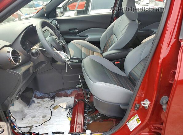 3N1CP5DV1PL536581 2023 NISSAN KICKS Красный Вид салона спереди