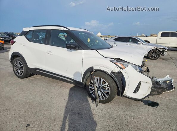 3N1CP5DV1RL527558 2024 NISSAN KICKS Белый Передняя правая четверть