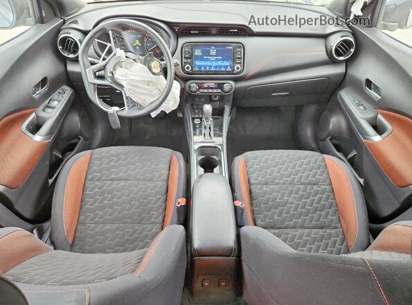 3N1CP5DV2PL489383 2023 NISSAN KICKS Серый Вид панели приборов
