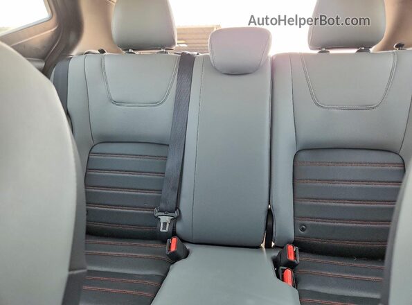 3N1CP5DV2RL484123 2024 NISSAN KICKS Red Widok tylnych siedzeń