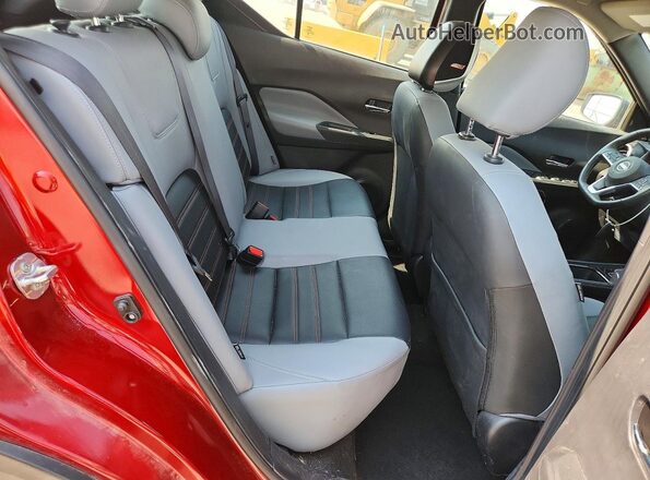 3N1CP5DV2RL484123 2024 NISSAN KICKS Red Widok wnętrza z tyłu