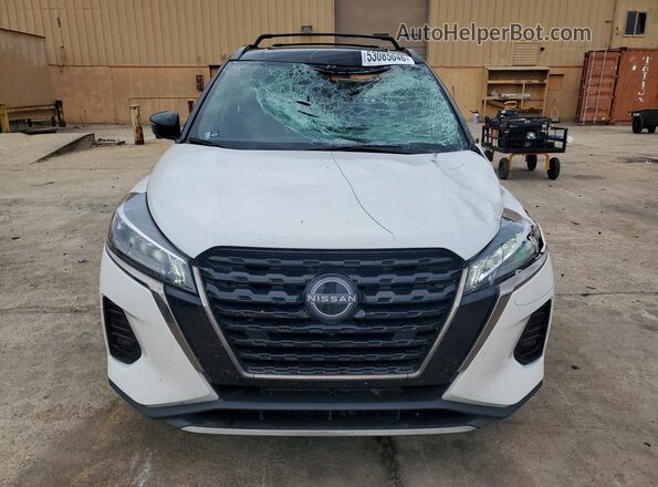 3N1CP5DV3RL491730 2024 NISSAN KICKS Белый Вид спереди