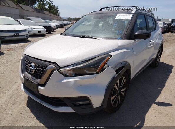 3N1CP5DV4LL552171 2020 NISSAN KICKS Белый Передняя левая четверть
